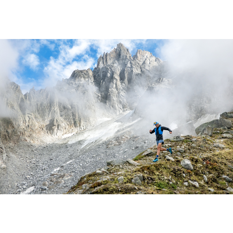 Black Diamond DISTANCE 4 カーボン　メンズS 新モデル Distance 4 Hydration Vest – Black Diamond